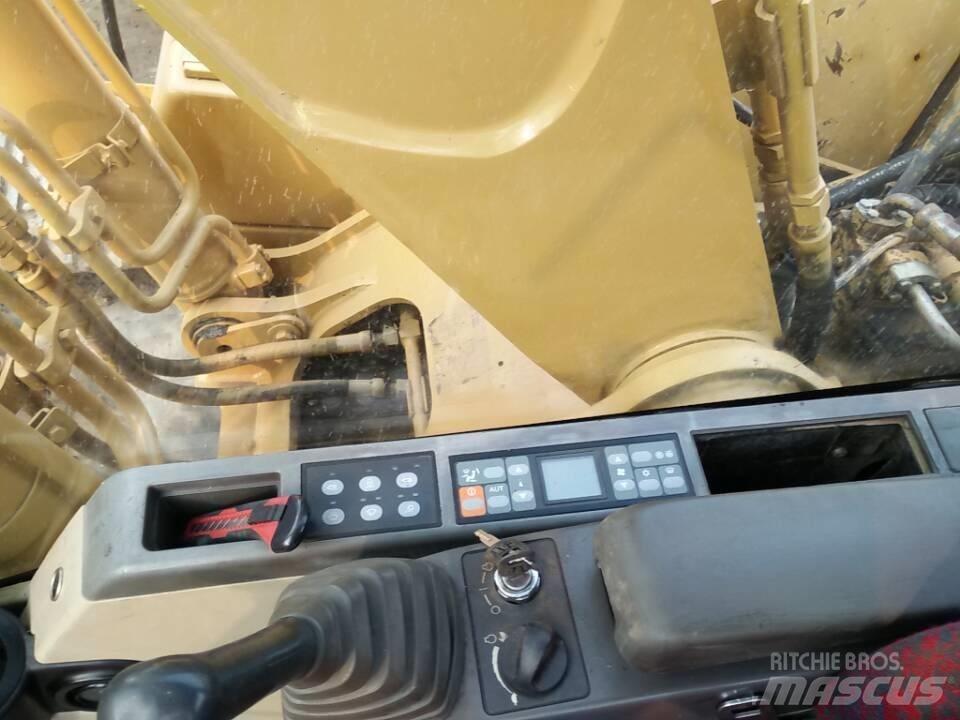 CAT 320 C Roomikekskavaatorid