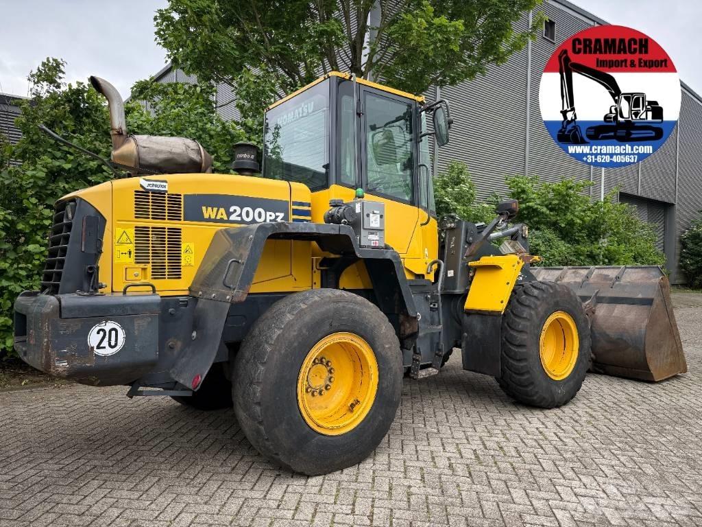 Komatsu WA 200 PZ-6 Rataslaadurid