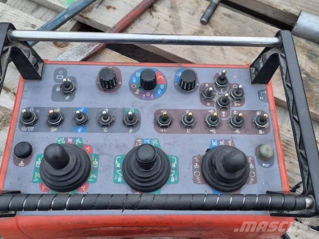 Sandvik Dino DC400Ri Vertikaalsed puurmasinad