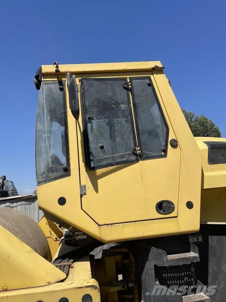 Bomag 226-4 Ühe trumliga rullid