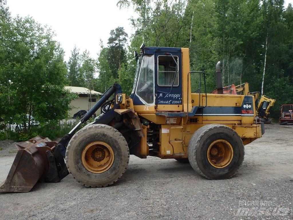 Komatsu WA 250-1 Rataslaadurid