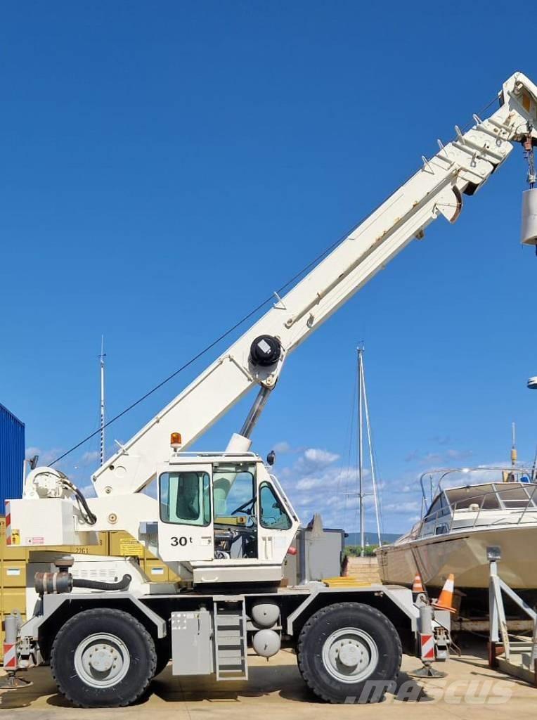 Terex A 300 Raske maastiku tõstukid