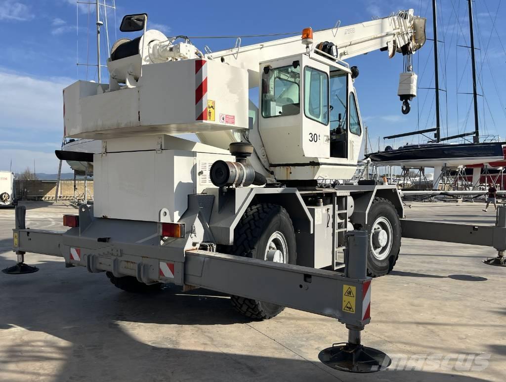 Terex A 300 Raske maastiku tõstukid