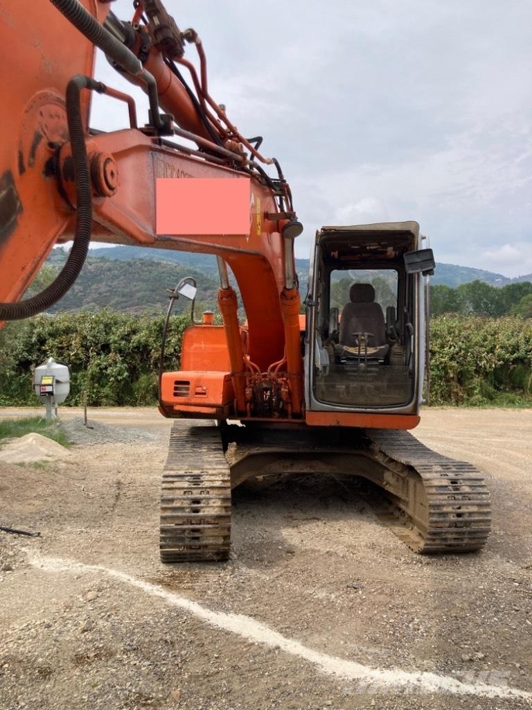Hitachi EX 135 Roomikekskavaatorid