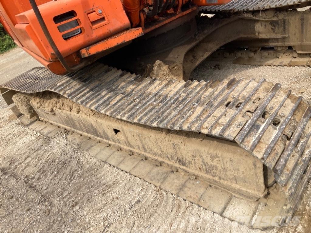 Hitachi EX 135 Roomikekskavaatorid