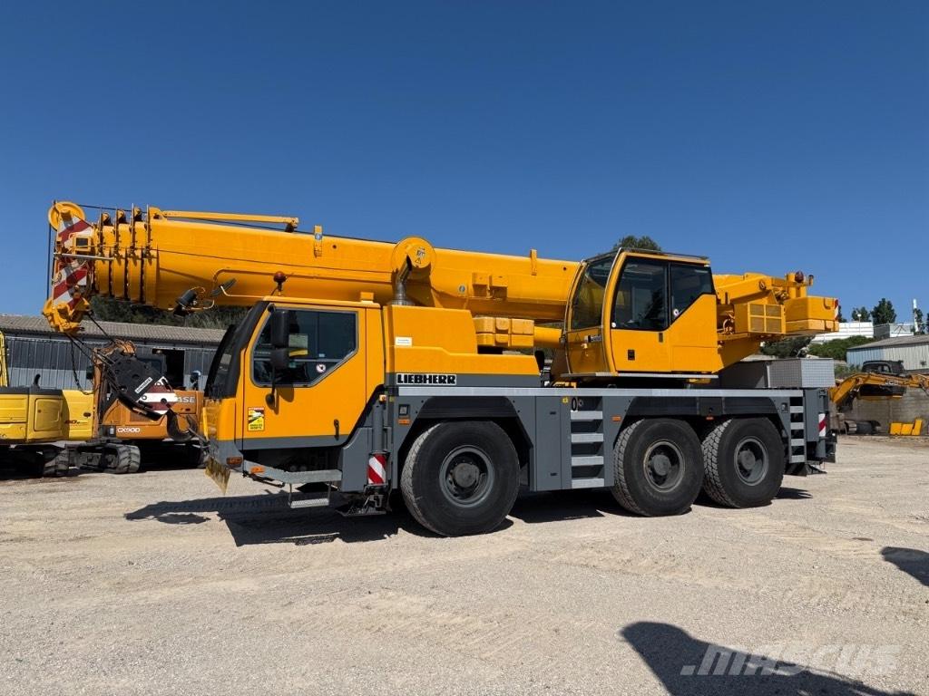 Liebherr LTM 1055 Raske maastiku tõstukid