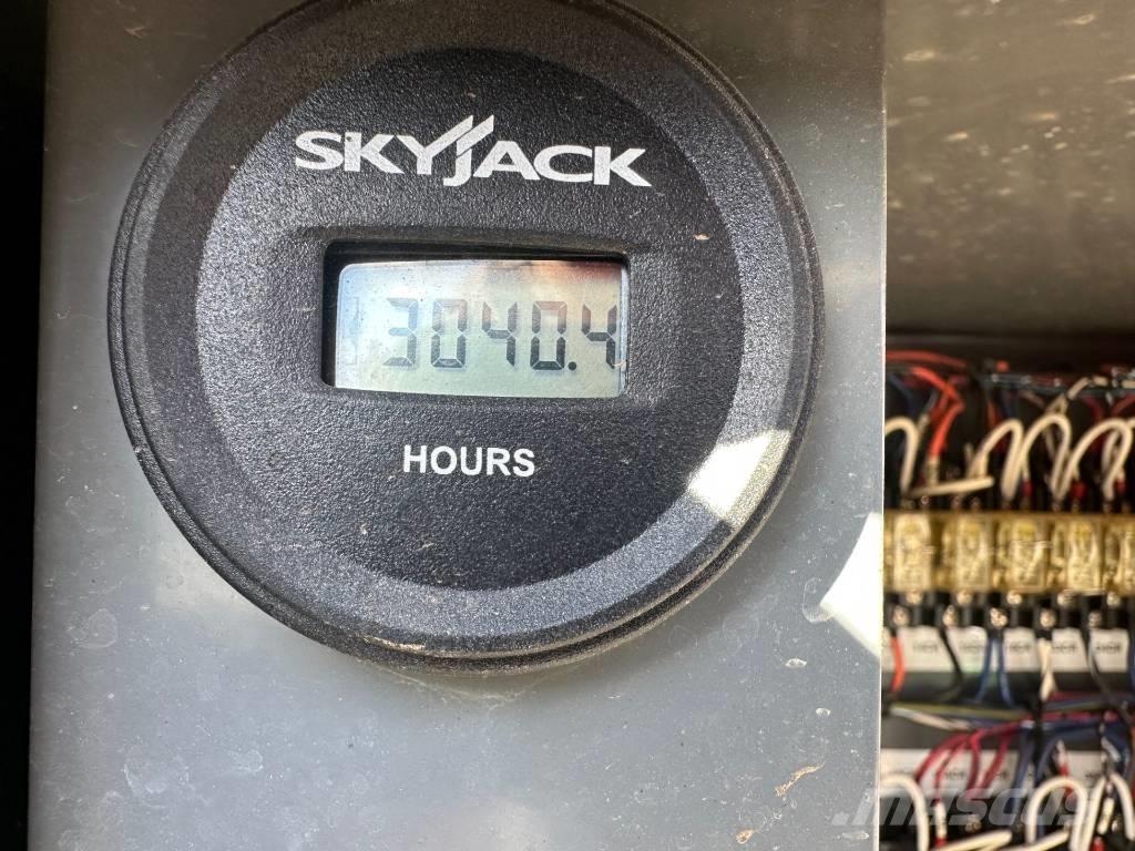 SkyJack SJ 8841 RT Käärtõstukid
