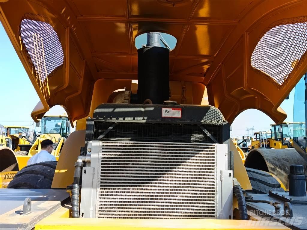 XCMG XS 223 J Ühe trumliga rullid
