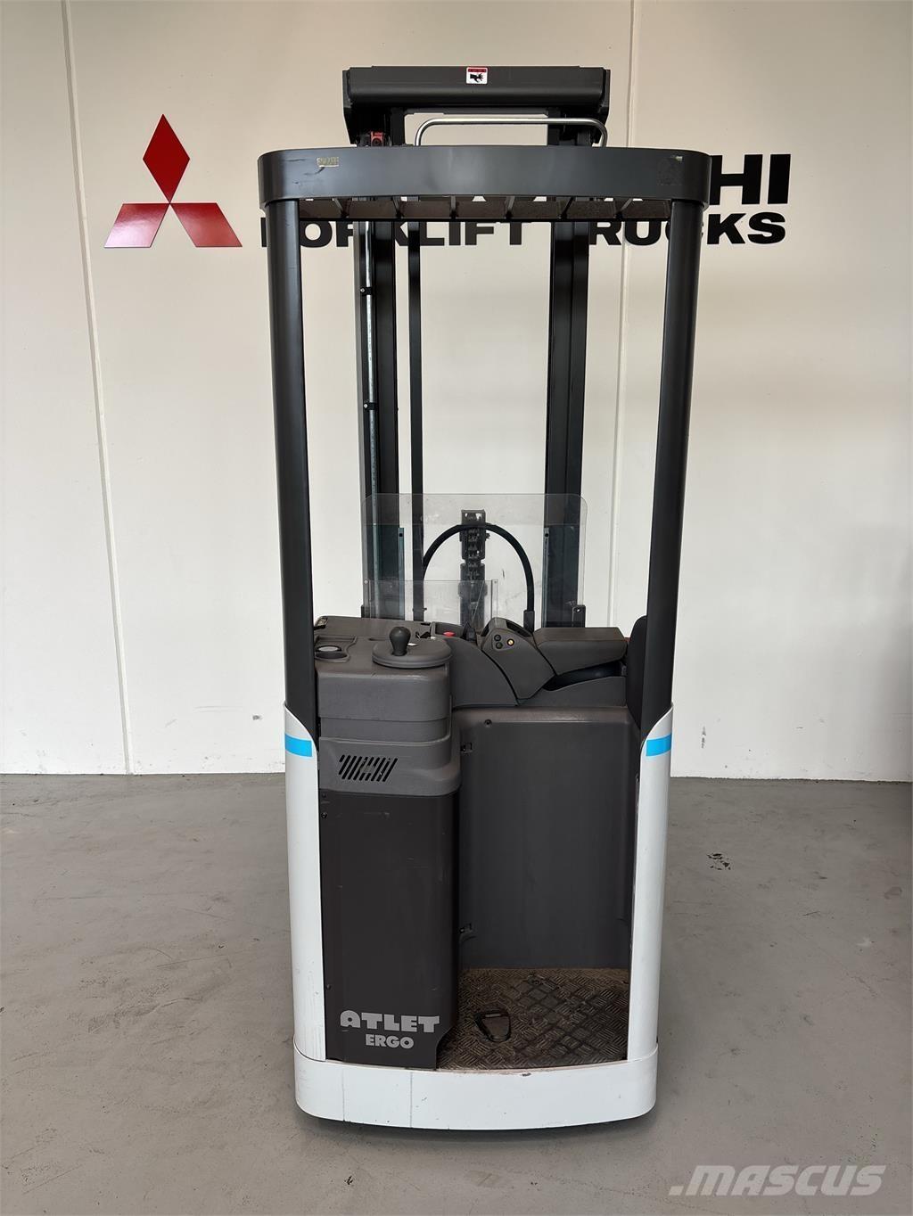 Atlet A160 Platvormiga virnastajad