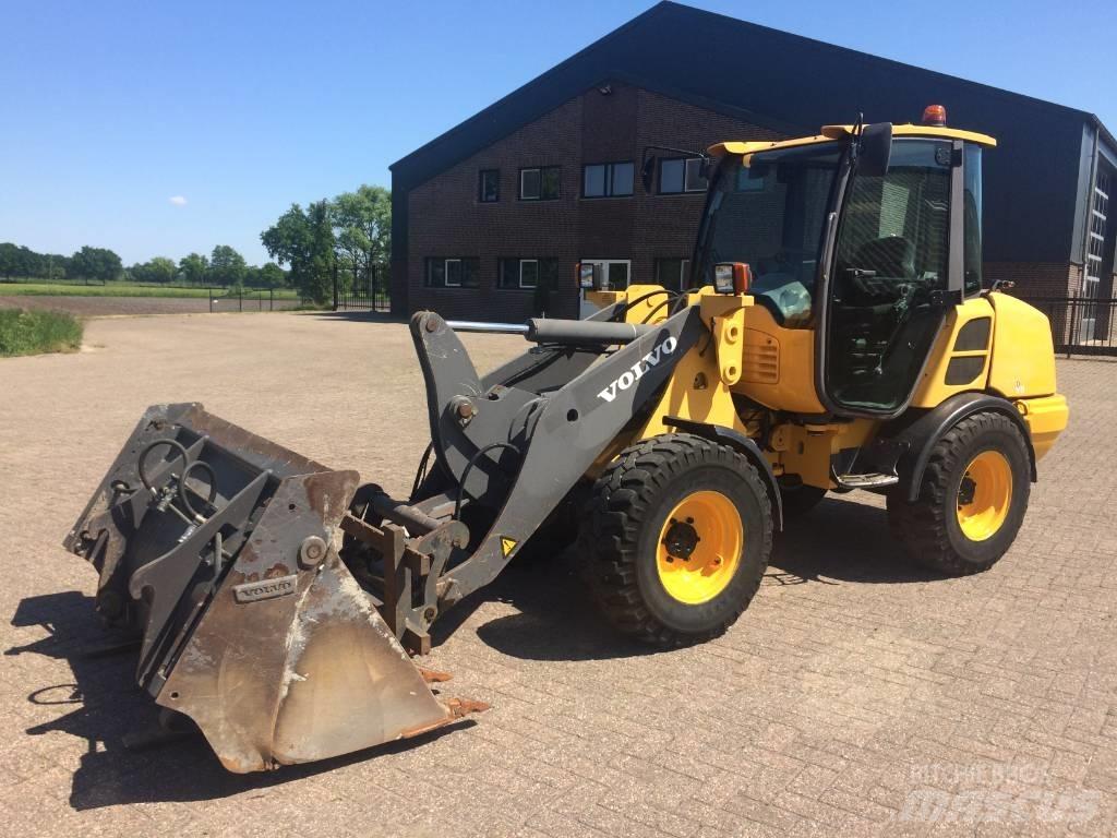 Volvo L 25 F Rataslaadurid