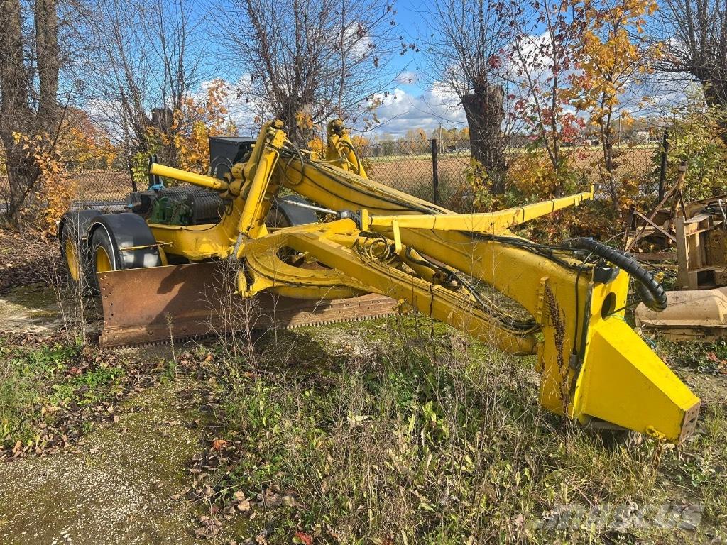 Lokomo AH132 Greiderid