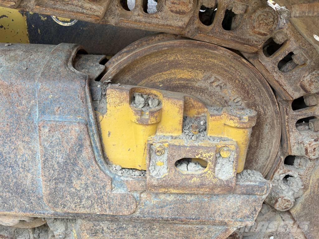 Komatsu D65PX-18 Buldooserid