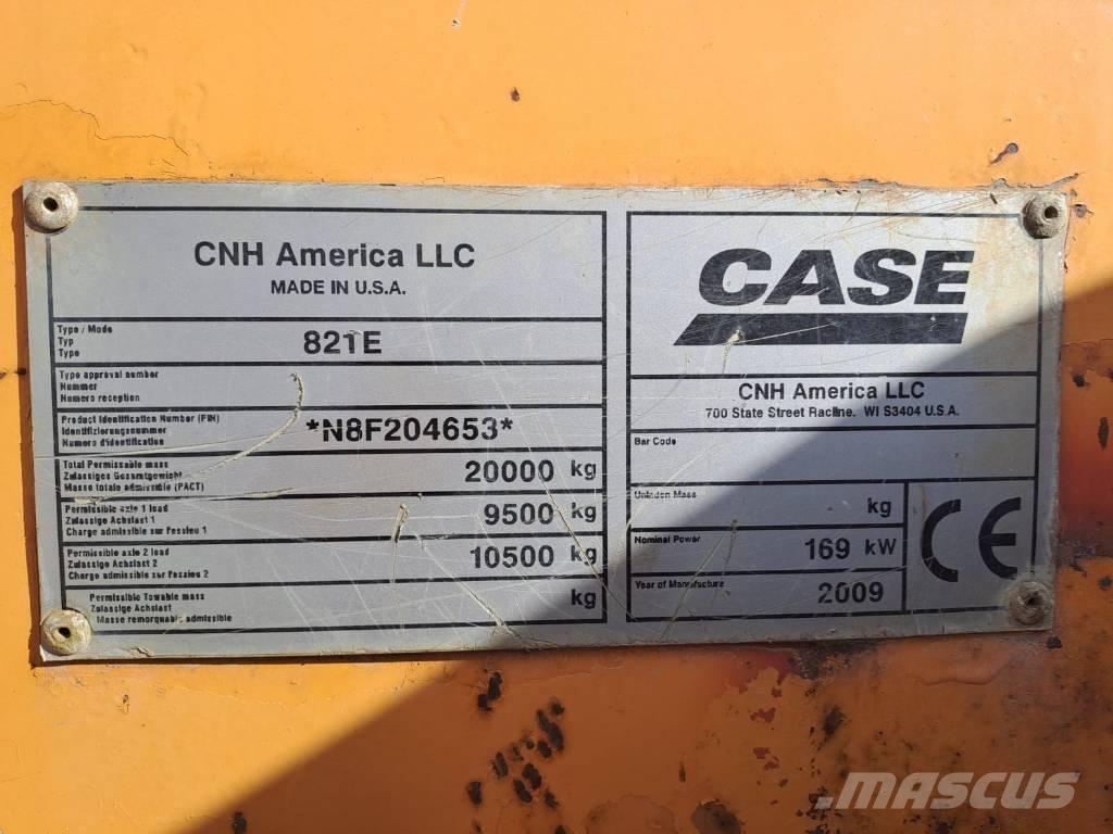 CASE 821 E XR Rataslaadurid