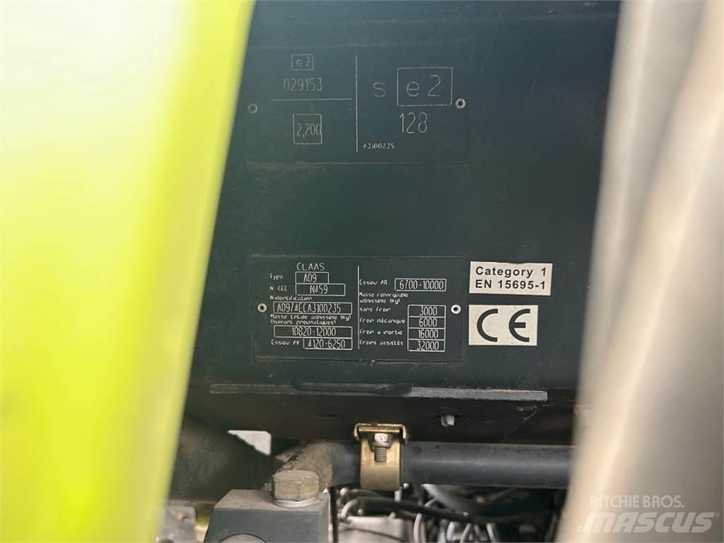 CLAAS Axion 810 Traktorid