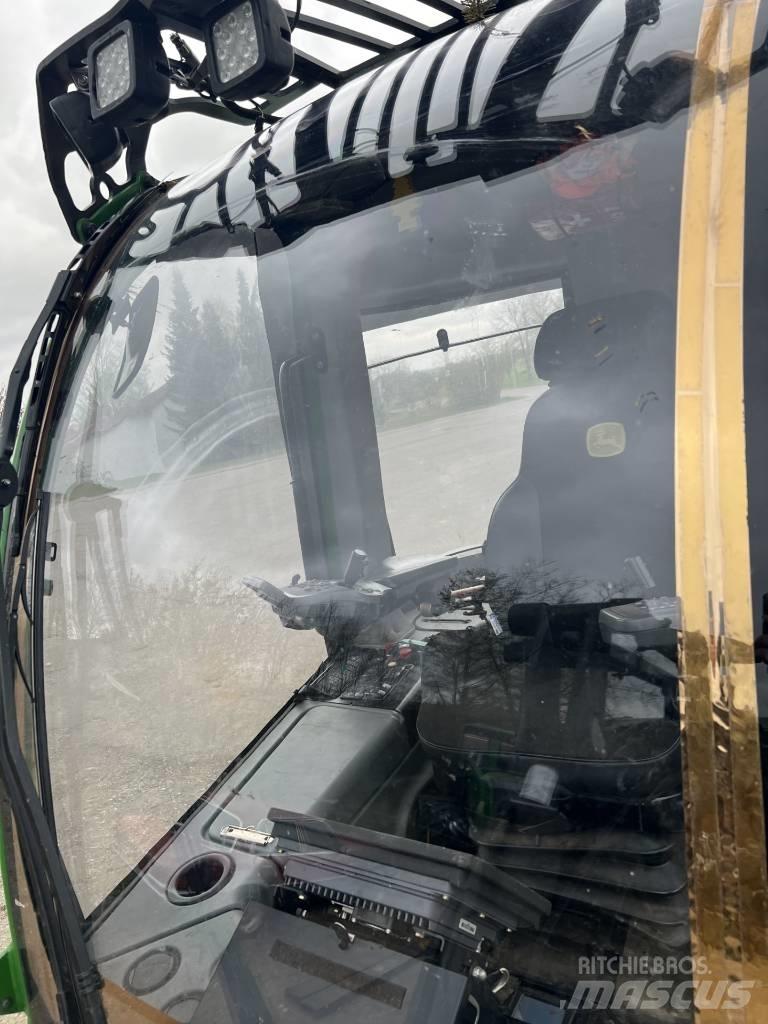 John Deere 1170 E Harvesterid