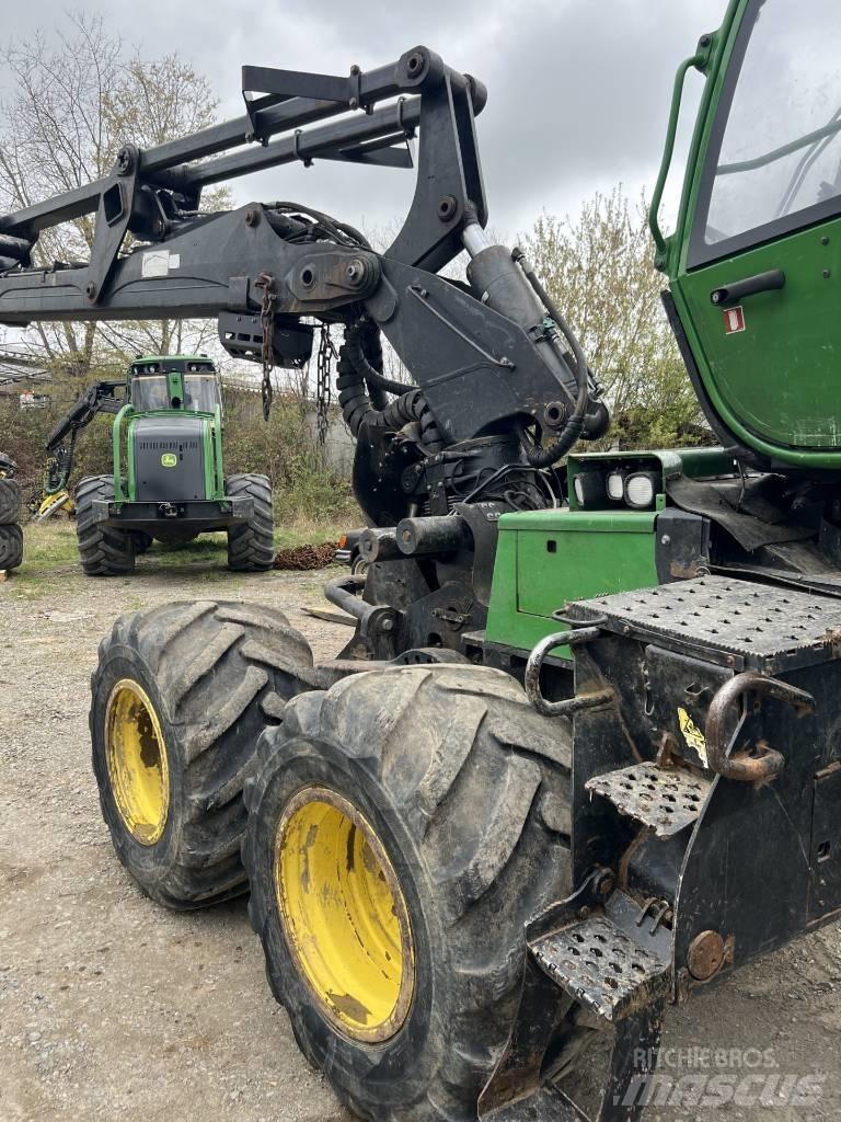 John Deere 1170 E Harvesterid