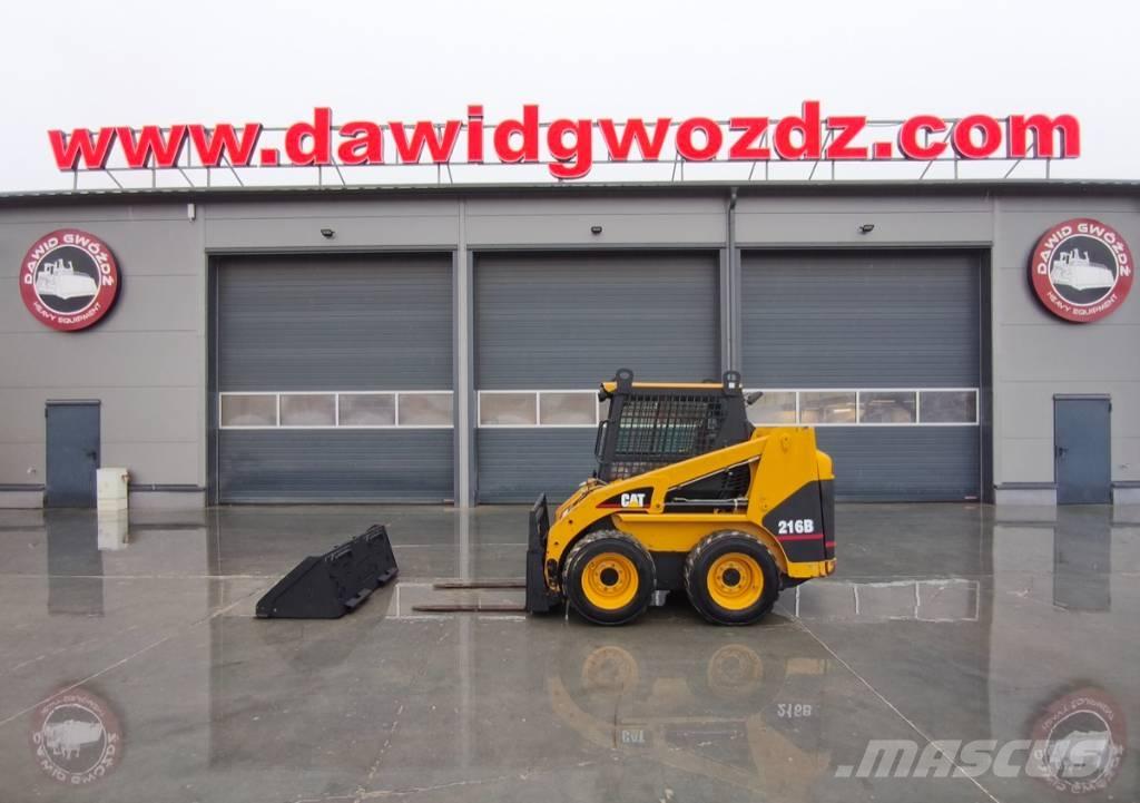 CAT 216 B Väikelaadurid