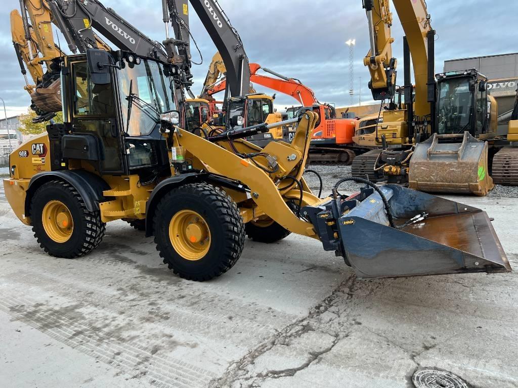 CAT 908 Rataslaadurid