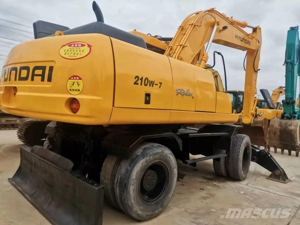 Hyundai 210-7 Ratasekskavaatorid
