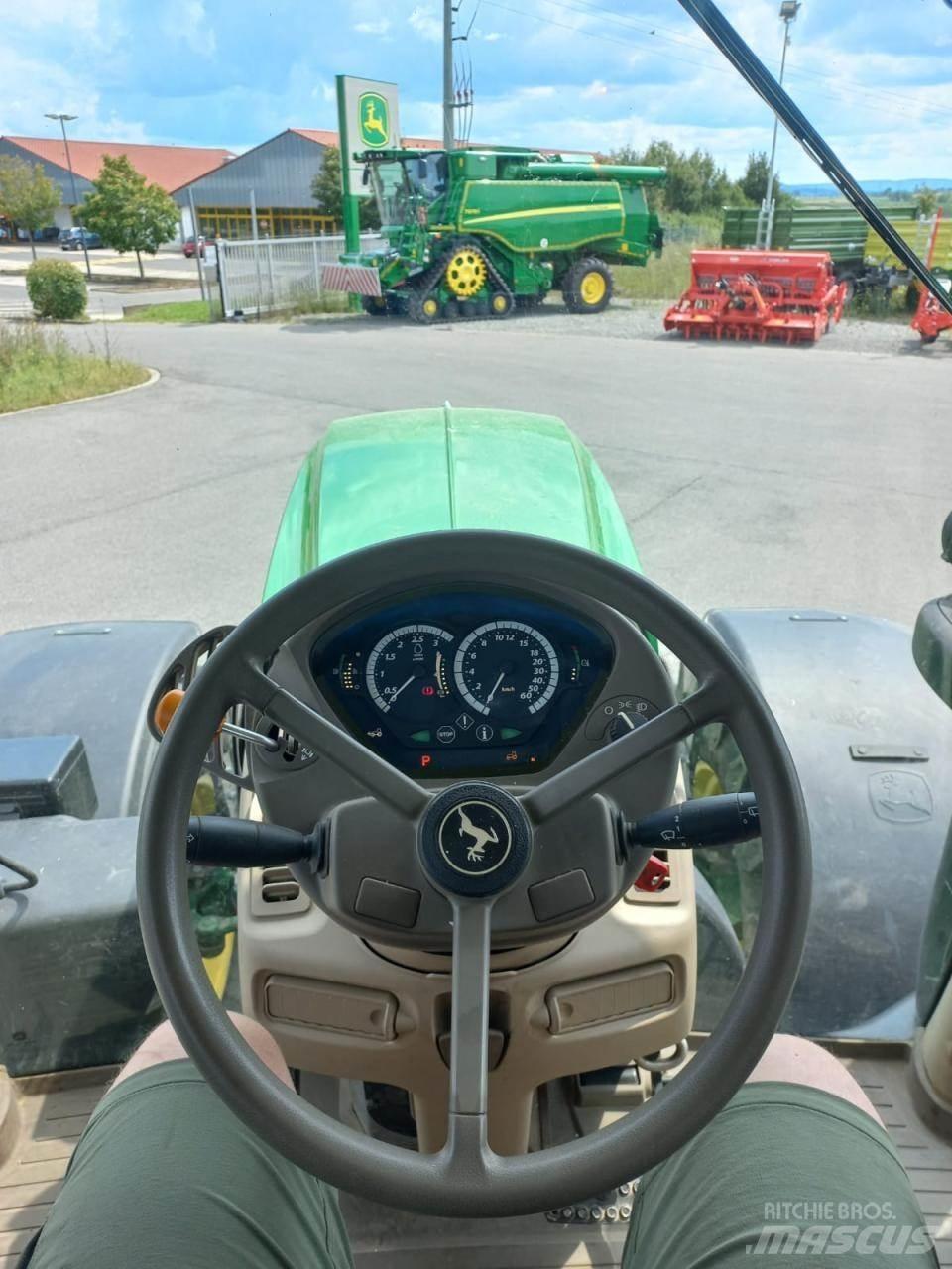 John Deere 6215R Traktorid