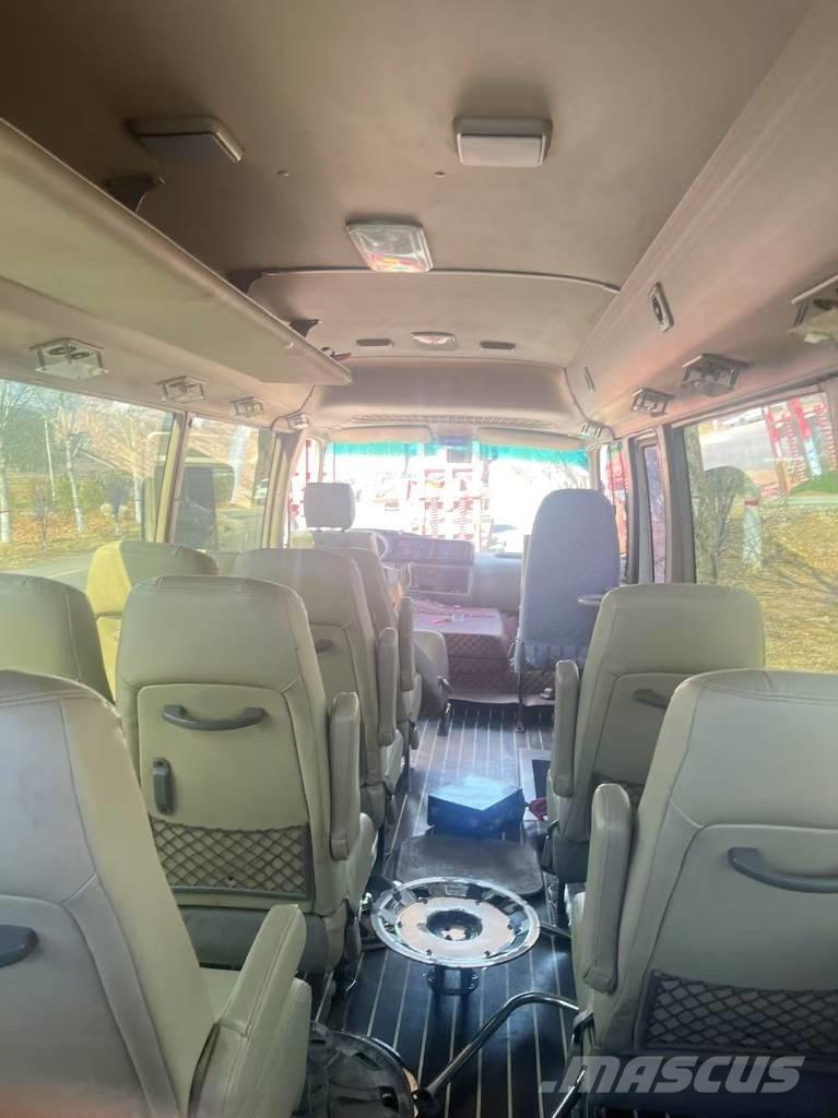 Toyota Coaster Bus Väikebussid