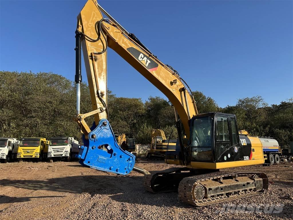 CAT 320D Roomikekskavaatorid