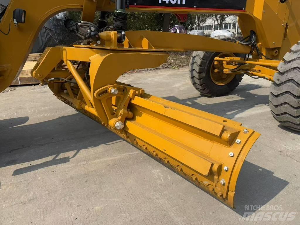 CAT 140H Greiderid
