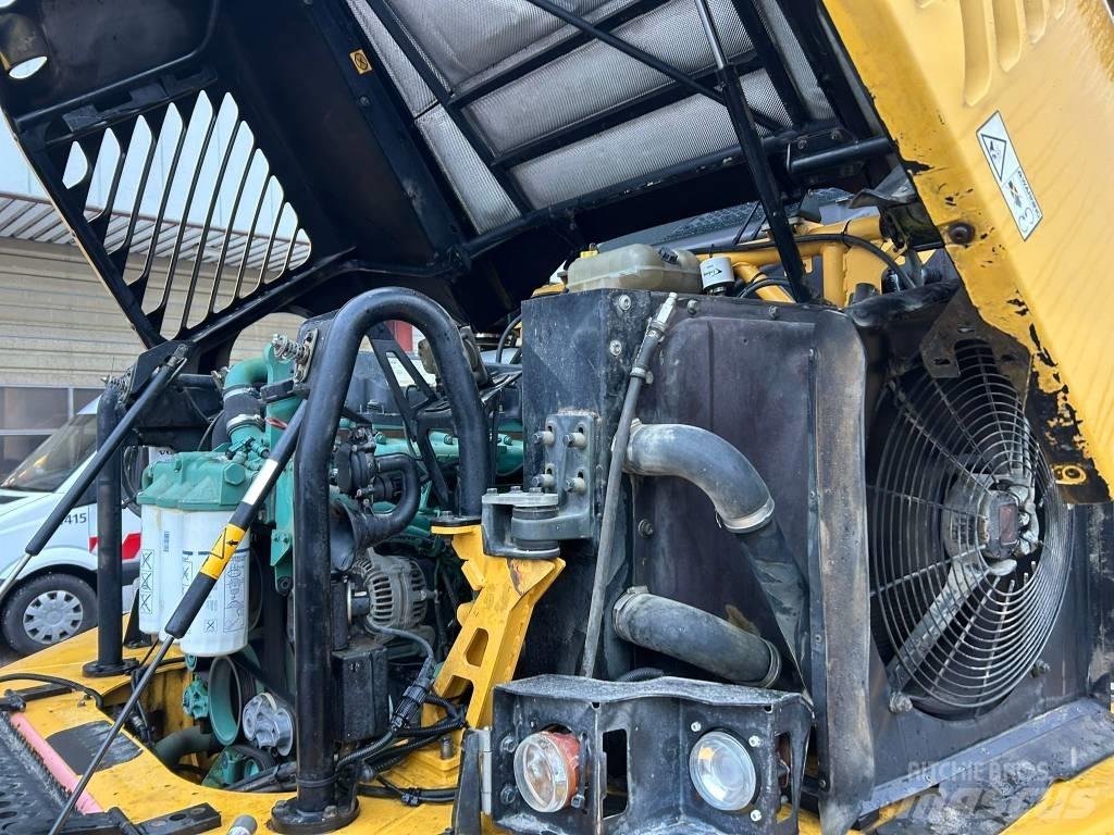 Volvo A 25 D Liigendraamiga pinnaseveokid