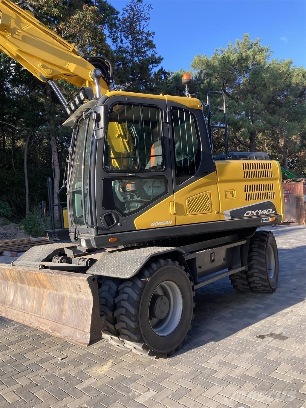 Doosan DX140W-5 Ratasekskavaatorid