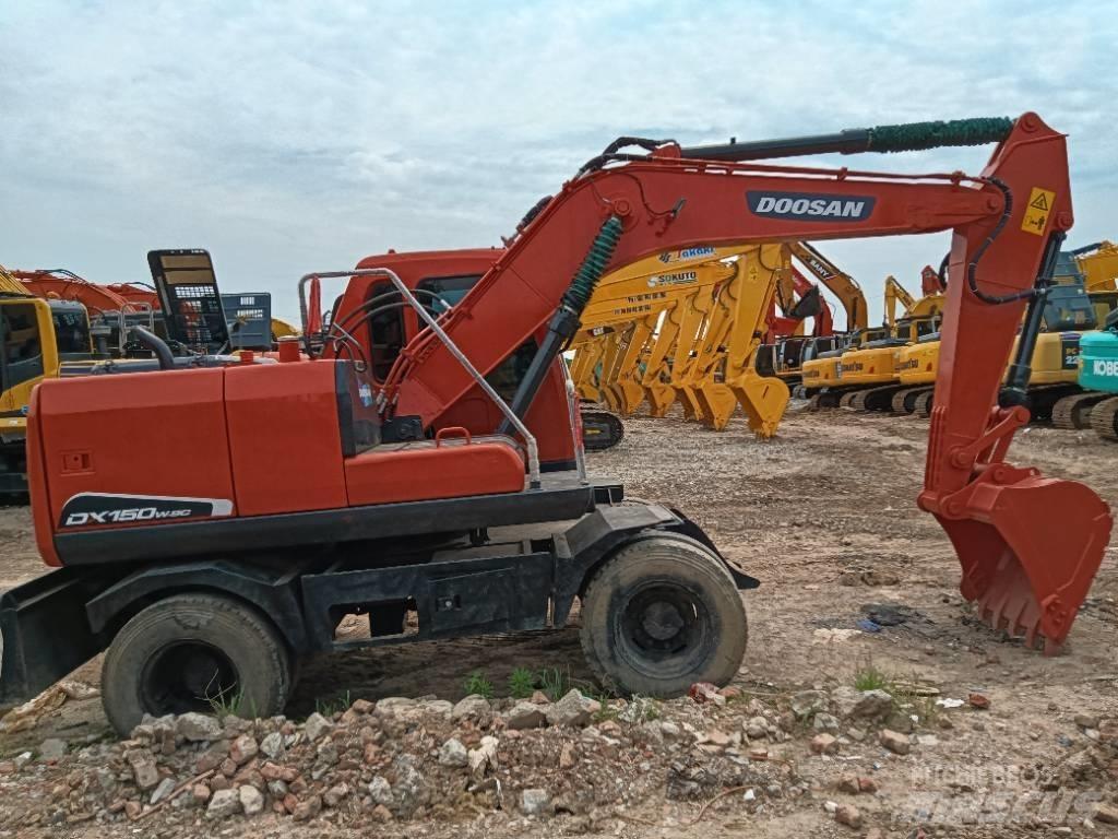 Doosan DH 150 W-7 Roomikekskavaatorid