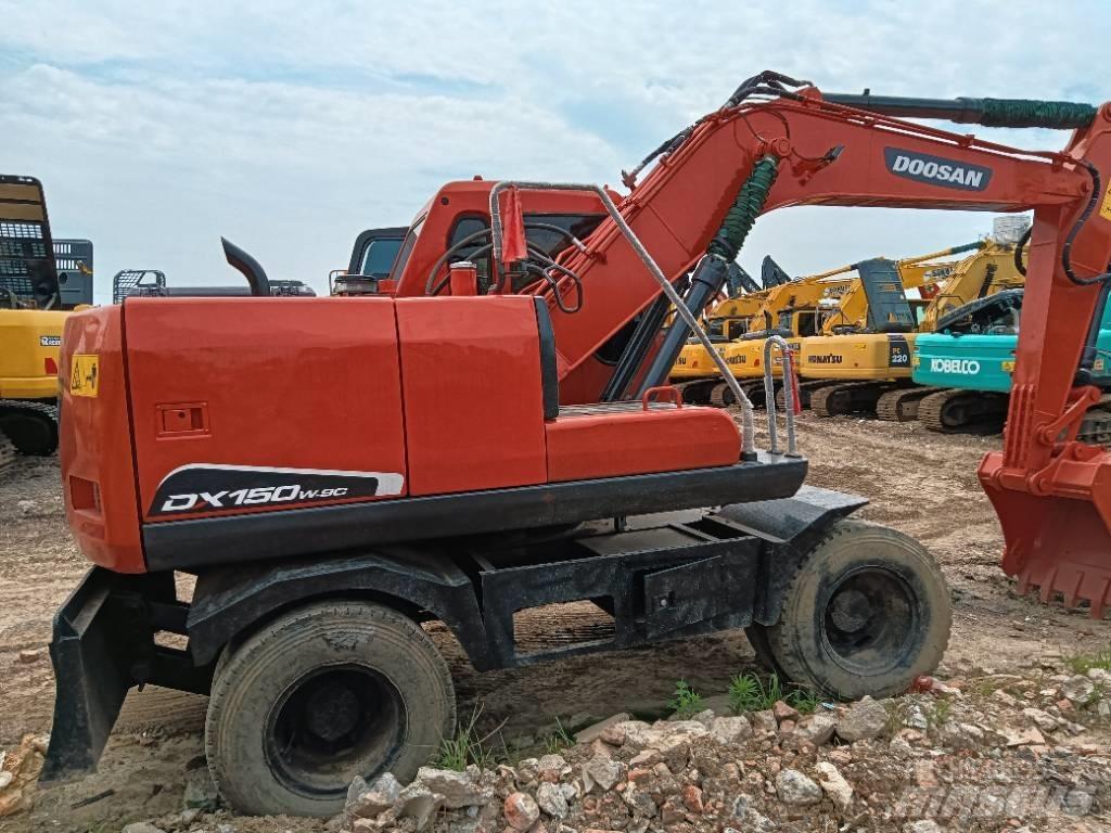 Doosan DH 150 W-7 Roomikekskavaatorid
