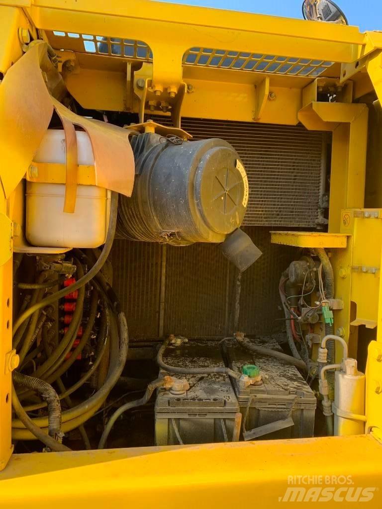 Komatsu PC 130 Roomikekskavaatorid