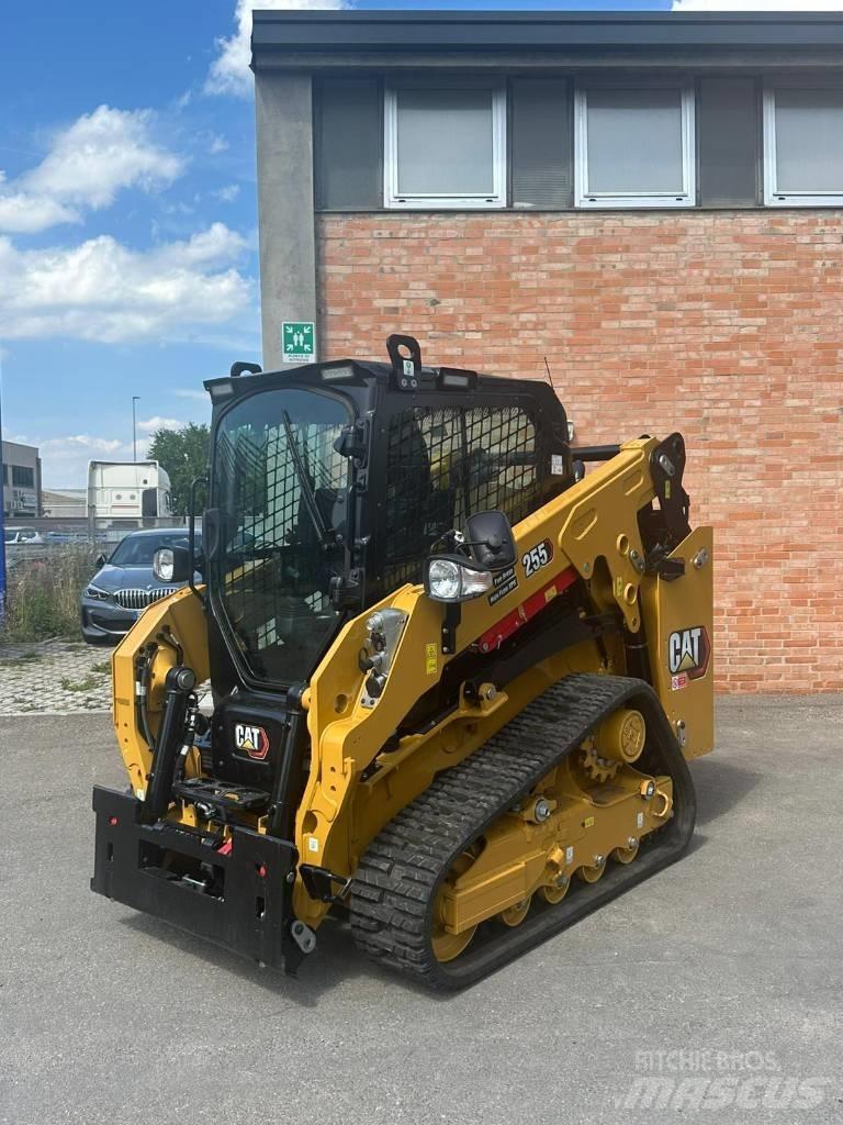 CAT 255 Roomiklaadurid