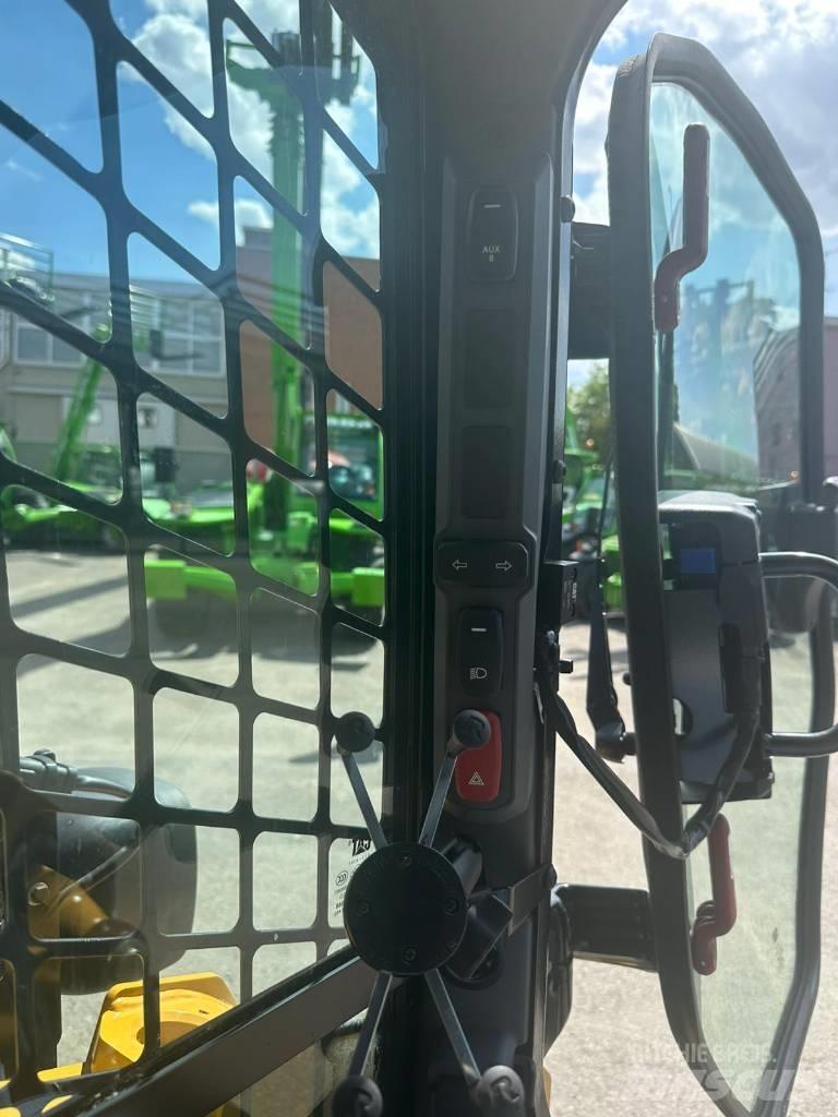 CAT 255 Roomiklaadurid