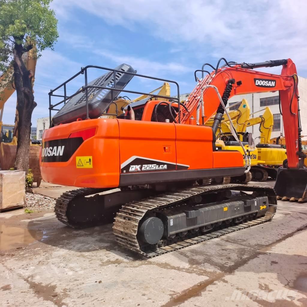 Doosan DX 225 LC-9C Roomikekskavaatorid