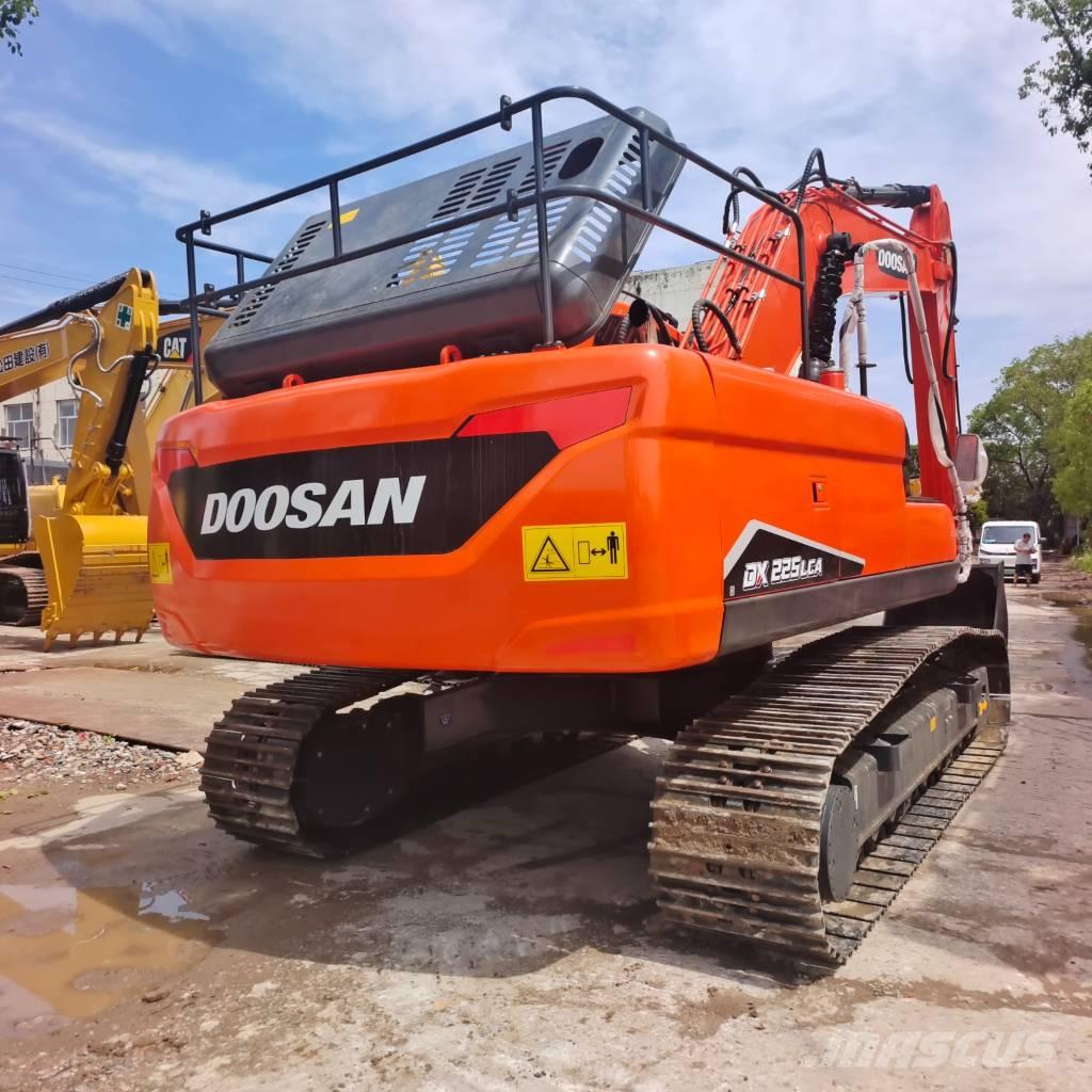 Doosan DX 225 LC-9C Roomikekskavaatorid