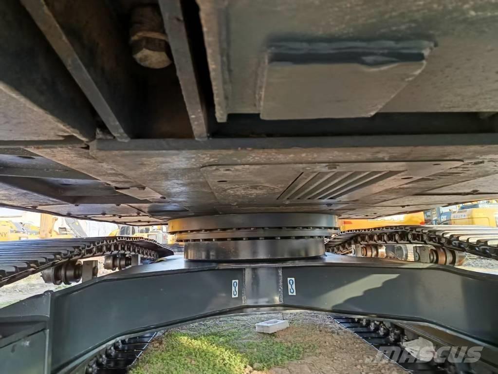 Hyundai 220-9s Roomikekskavaatorid