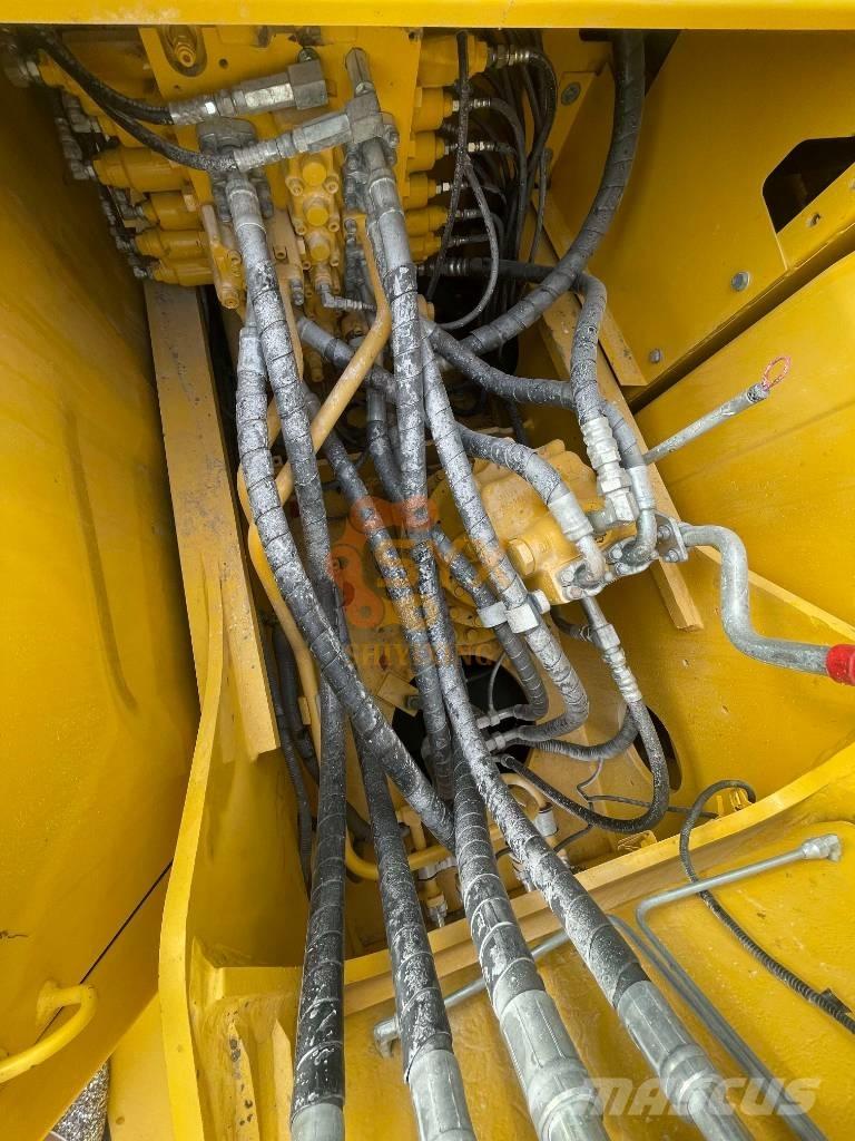 Komatsu PC 200-8 Roomikekskavaatorid