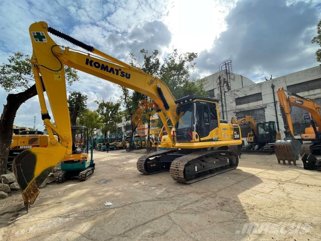 Komatsu PC 200-8 Roomikekskavaatorid