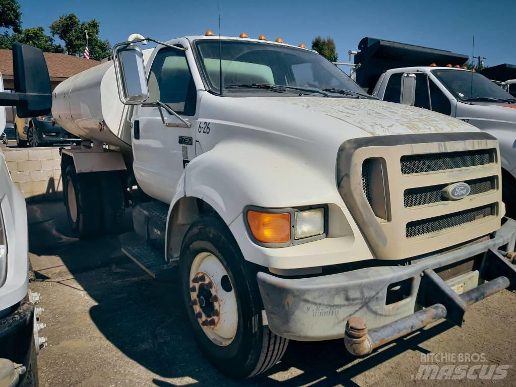 Ford F 750 XL SD Veepaagiga autod
