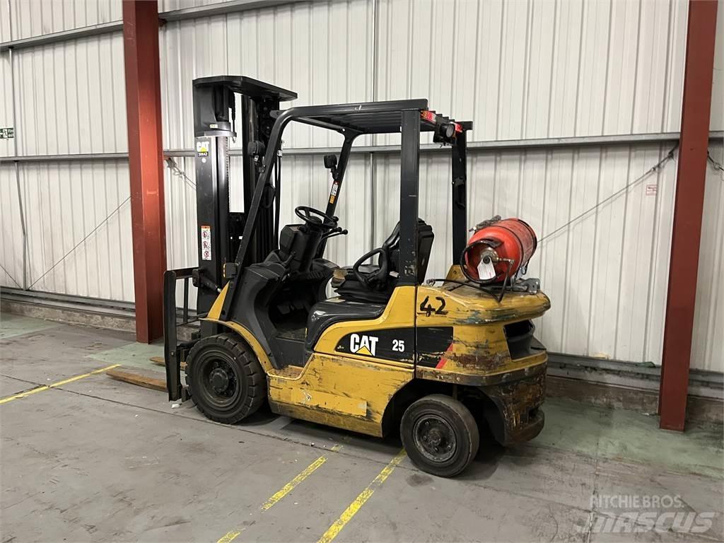 CAT GP25NT Gaasitõstukid
