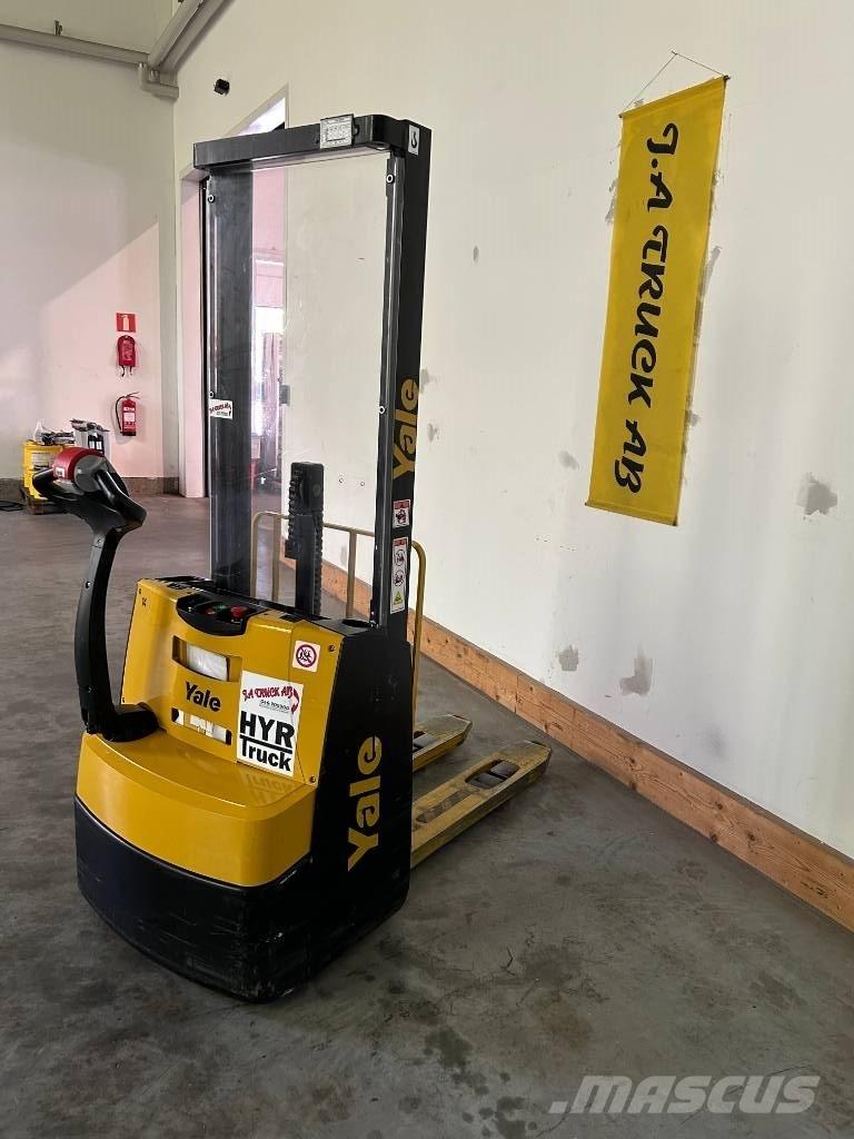 Yale MS 10 E Järelkäidavad virnastajad