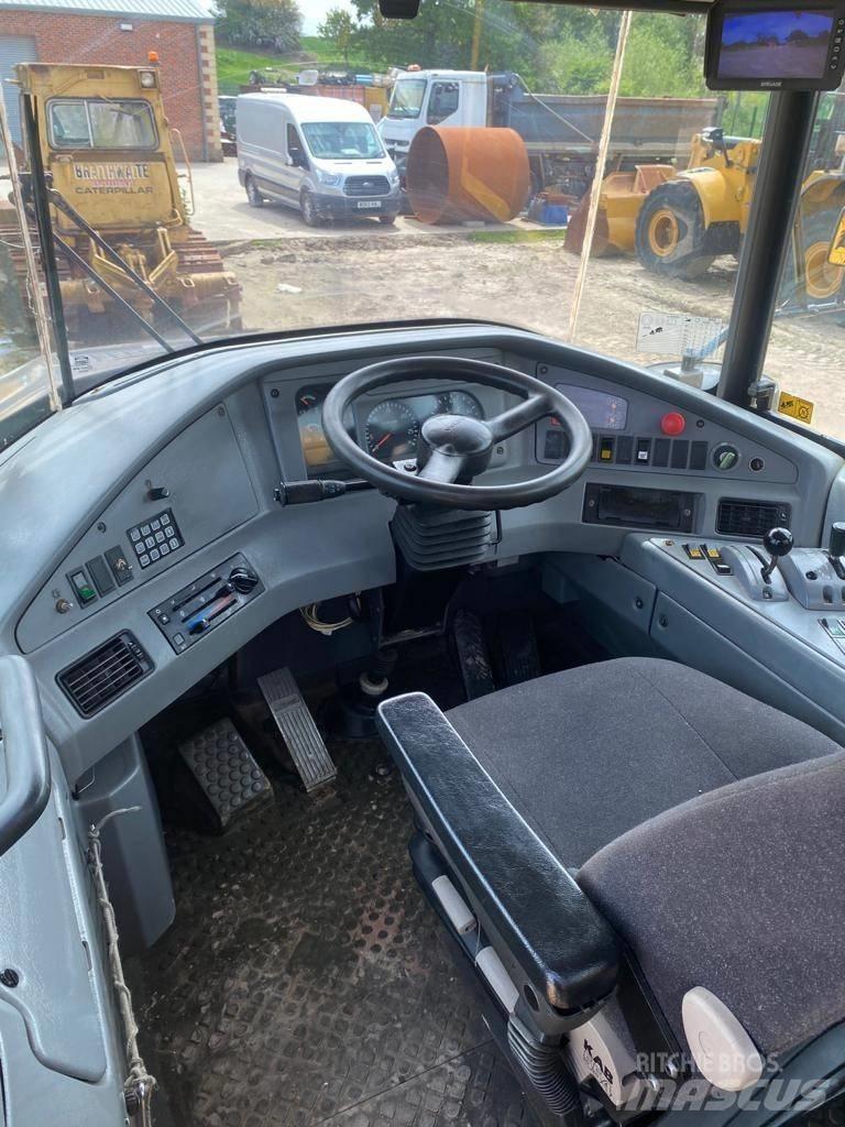 Volvo A 30 D Liigendraamiga pinnaseveokid