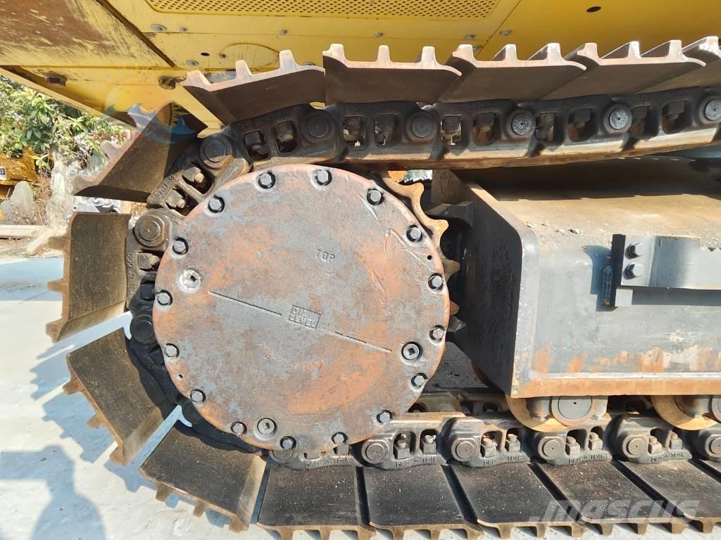 Komatsu PC 400-8 Roomikekskavaatorid