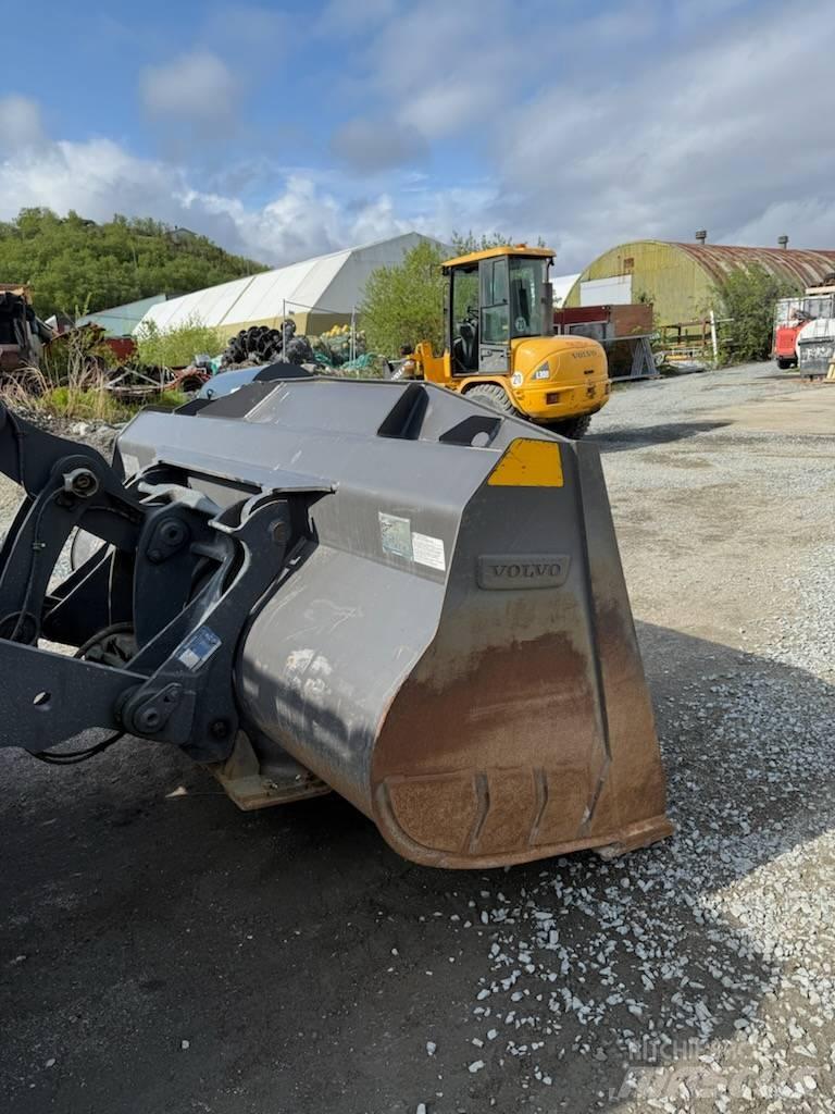 Volvo L 70 H Rataslaadurid