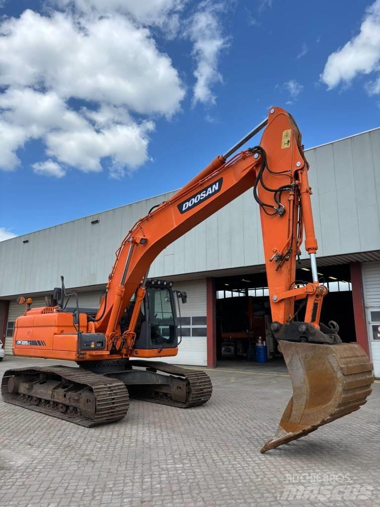 Doosan DX 225 LC-3 Roomikekskavaatorid