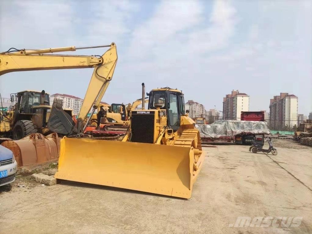 CAT D 6 M Buldooserid