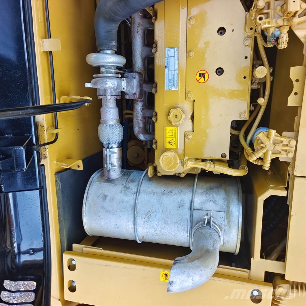 CAT 320 D Roomikekskavaatorid