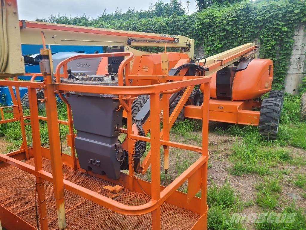 JLG 600 AJ Iseliikuvad poomtõstukid