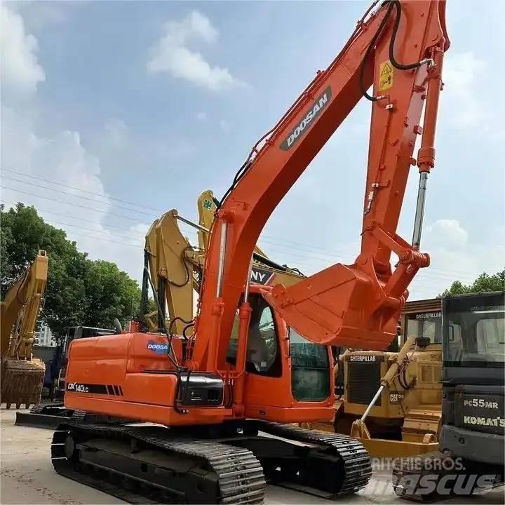 Doosan DX 140 LC Roomikekskavaatorid